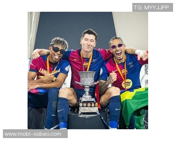 拉菲尼亚评选巴萨历史最佳巴西球员内马尔小罗里瓦尔多名列前茅